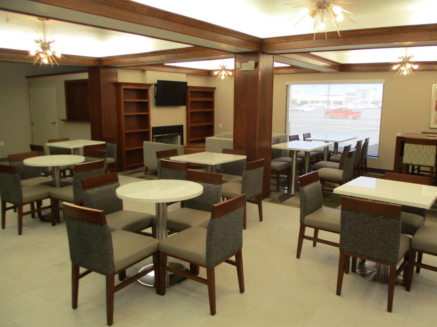 Best Western Plus Riata Brownwood Exterior foto