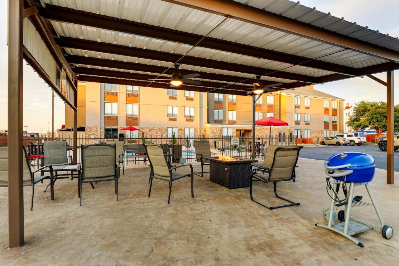 Best Western Plus Riata Hotel Brownwood Exterior foto