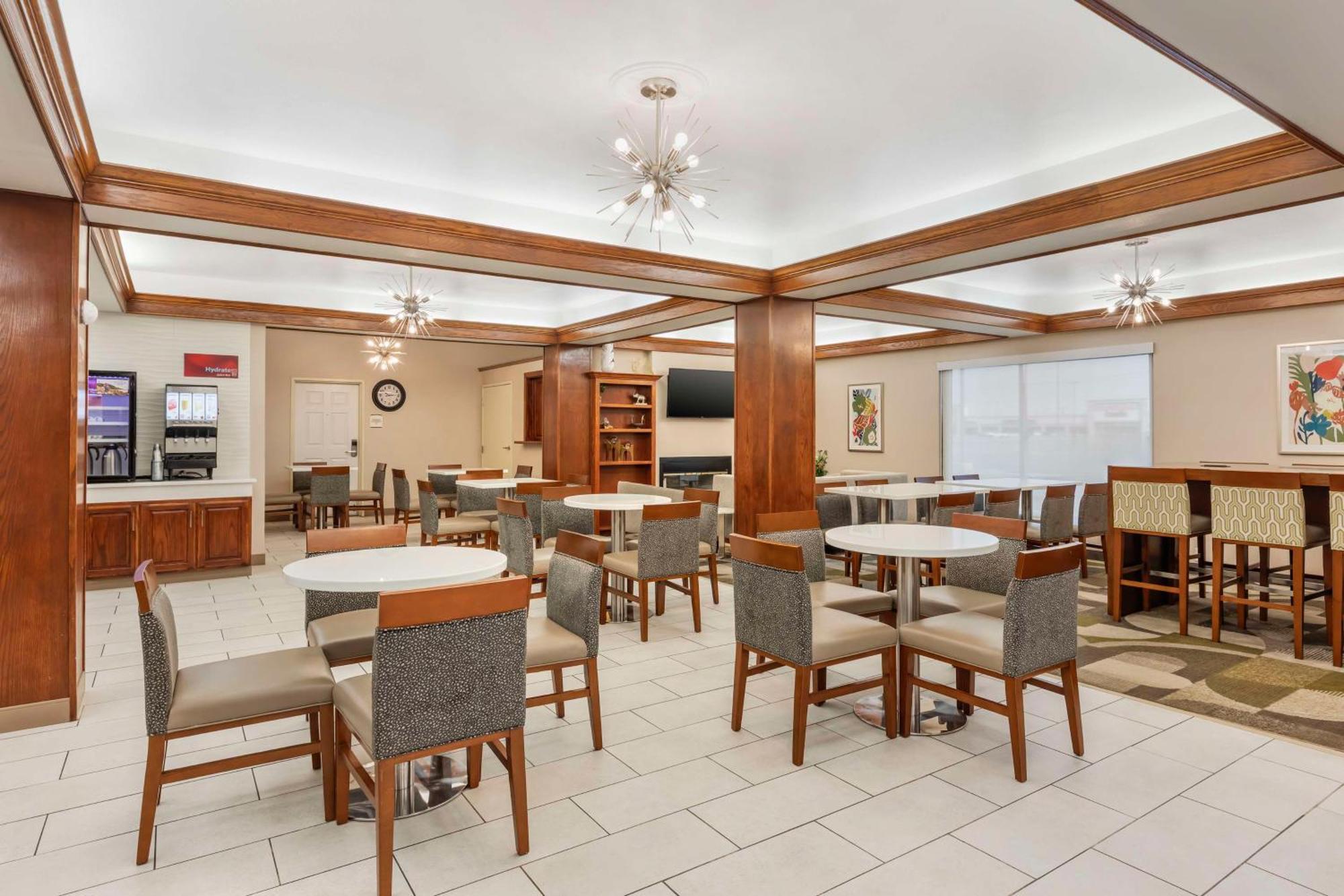 Best Western Plus Riata Brownwood Exterior foto