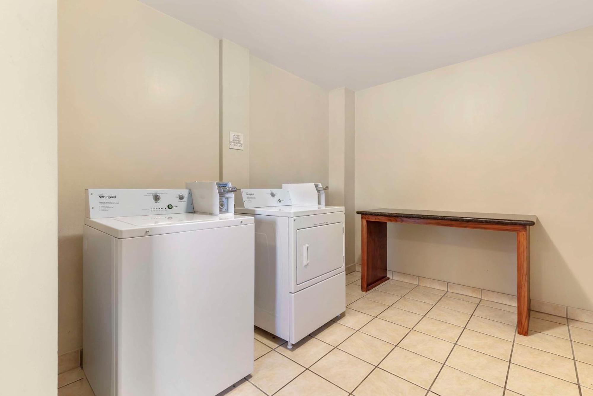 Best Western Plus Riata Brownwood Exterior foto