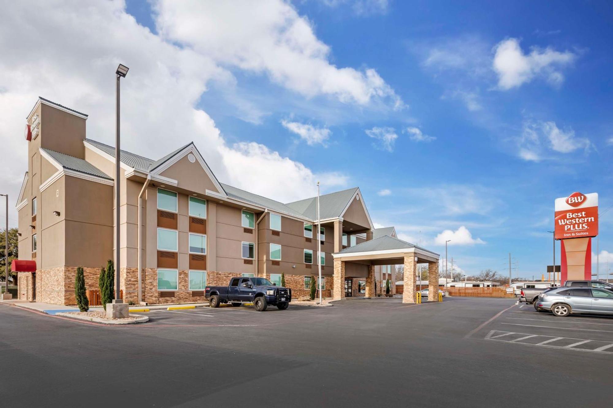Best Western Plus Riata Brownwood Exterior foto